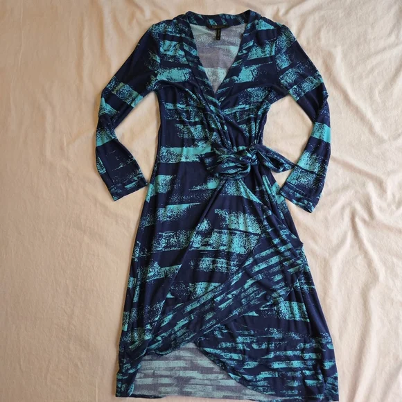 BCBG Alberta Ocean Blue & Turquoise Teal Wrap Dress - Picture 4 of 9